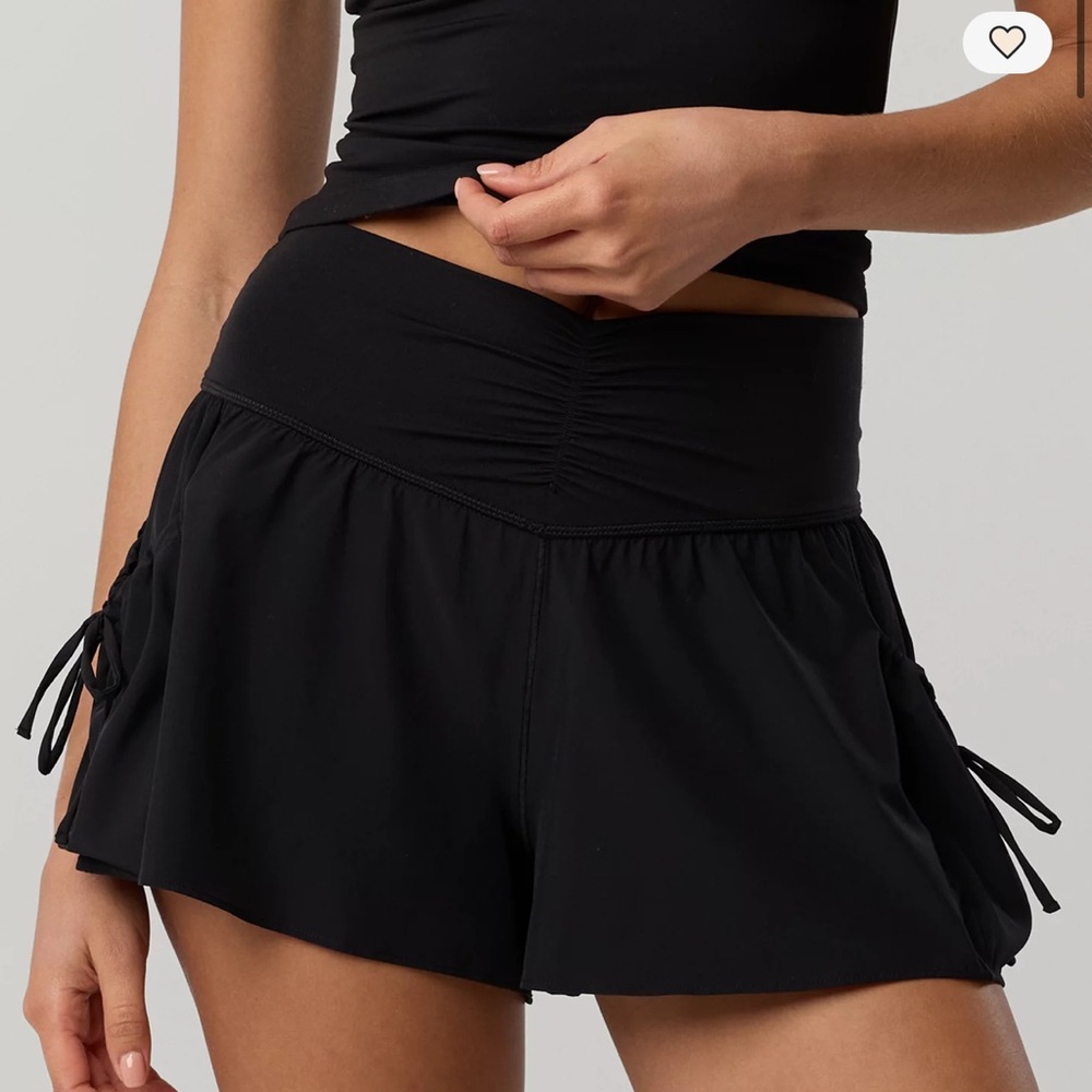 OFFLINE By Aerie Real Me Ruched Pocket Flowy Black Short NWT size S